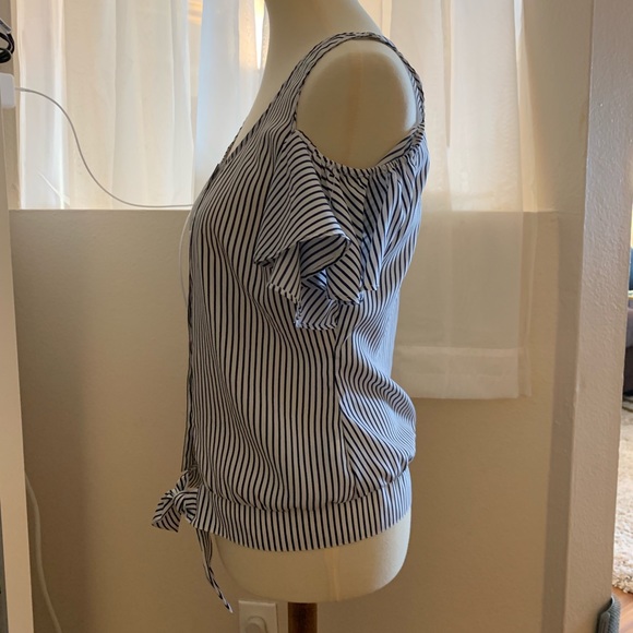 Venus Blouse. Size small. - Picture 2 of 5